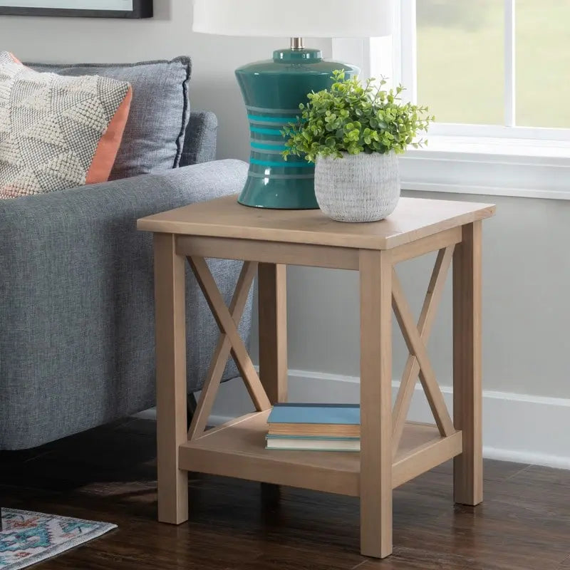 Table d'appoint Ripplewood Farmhouse à piètement en X
