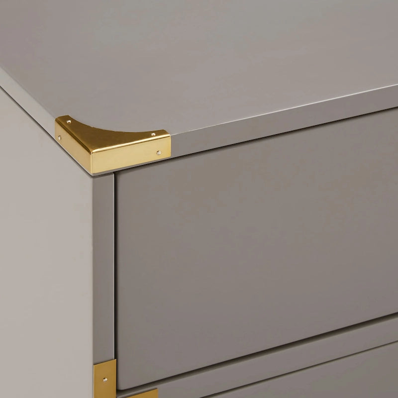 Table de chevet Valoria à 3 tiroirs avec accents dorés