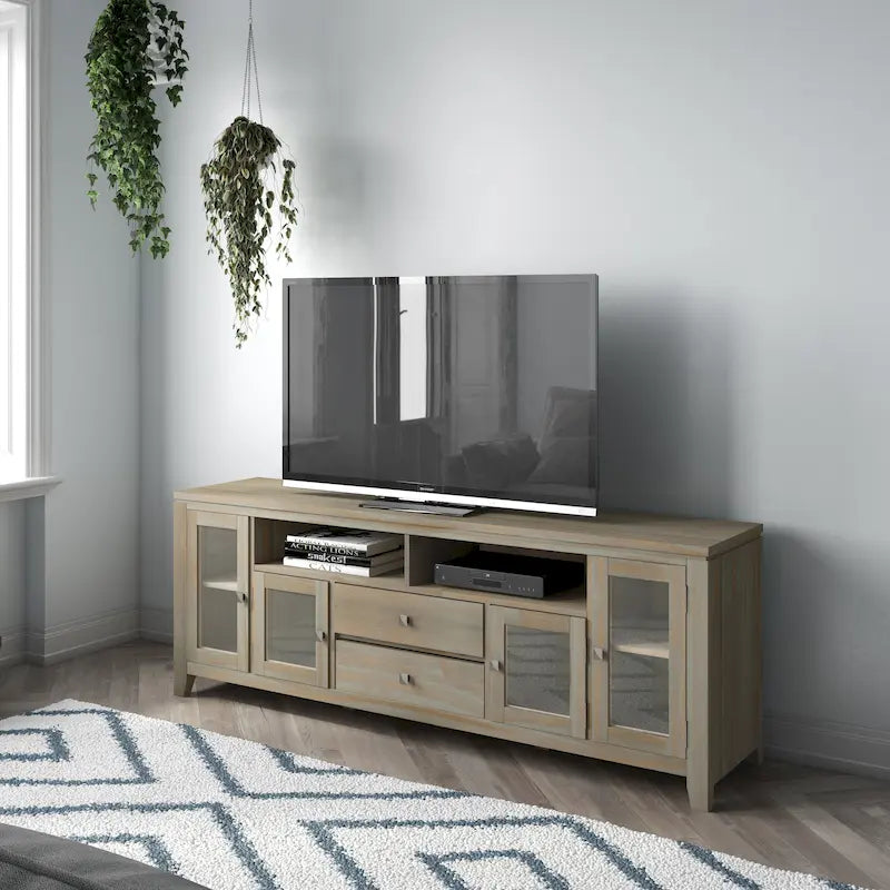 Meuble TV contemporain WYNDENHALL Essex en bois massif, 183 cm de large, pour téléviseurs jusqu'à 203 cm (80 pouces).