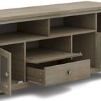 Meuble TV contemporain WYNDENHALL Essex en bois massif, 183 cm de large, pour téléviseurs jusqu'à 203 cm (80 pouces).