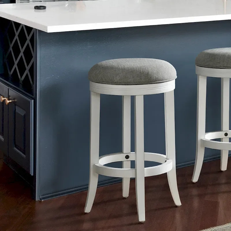 Tabouret de bar pivotant sans dossier Avery en bois blanc de New Ridge Home Goods, assise en tissu gris