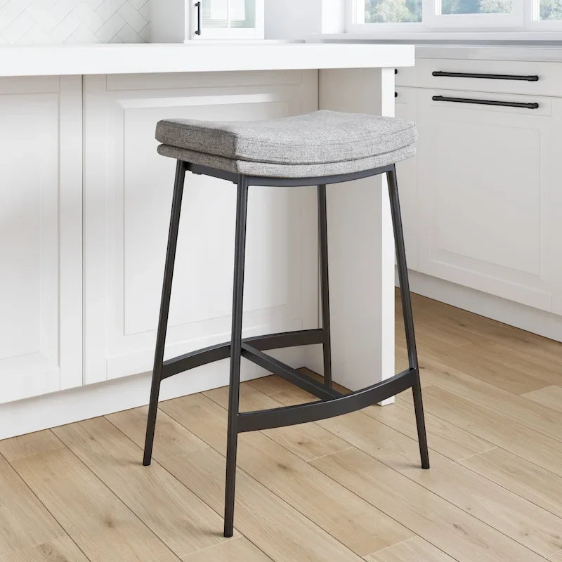 Tabouret de bar de cuisine moderne sans dossier Nathan James Arlo, avec assise en selle et piètement en métal