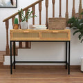 Table console moderne de style ferme COZAYH 44 avec façade tissée et canapé