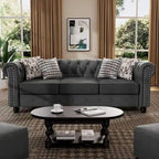 Canapé Chesterfield en lin Morden Fort avec capitonnage à boutons, clous décoratifs et pieds en bois massif pour salon