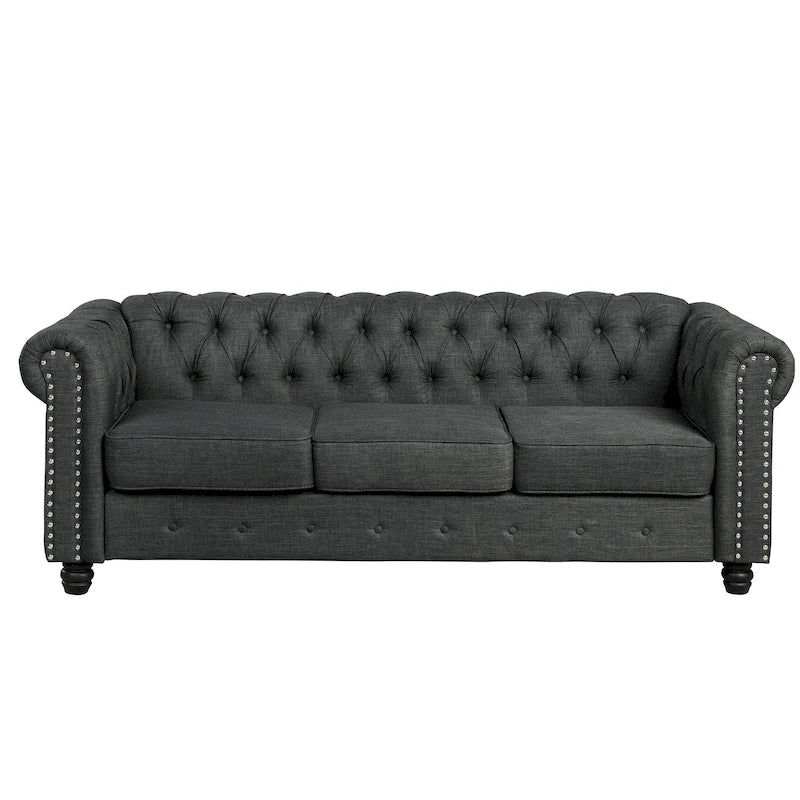 Canapé Chesterfield en lin Morden Fort avec capitonnage à boutons, clous décoratifs et pieds en bois massif pour salon