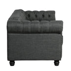 Canapé Chesterfield en lin Morden Fort avec capitonnage à boutons, clous décoratifs et pieds en bois massif pour salon