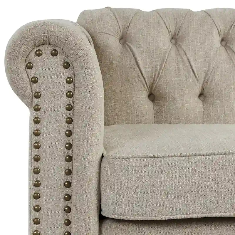 Canapé Chesterfield en lin Morden Fort avec capitonnage à boutons, clous décoratifs et pieds en bois massif pour salon