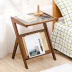 Table d'appoint en bambou avec plateau en verre et porte-revues