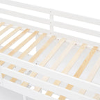Lit mezzanine en bois avec étagères et bureau