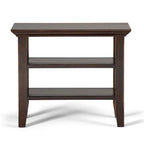 Table d'appoint étroite de style transitionnel en bois massif WYNDENHALL Normandy, 35,5 cm de large