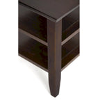 Table d'appoint étroite de style transitionnel en bois massif WYNDENHALL Normandy, 35,5 cm de large