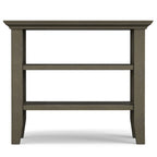 Table d'appoint étroite de style transitionnel en bois massif WYNDENHALL Normandy, 35,5 cm de large