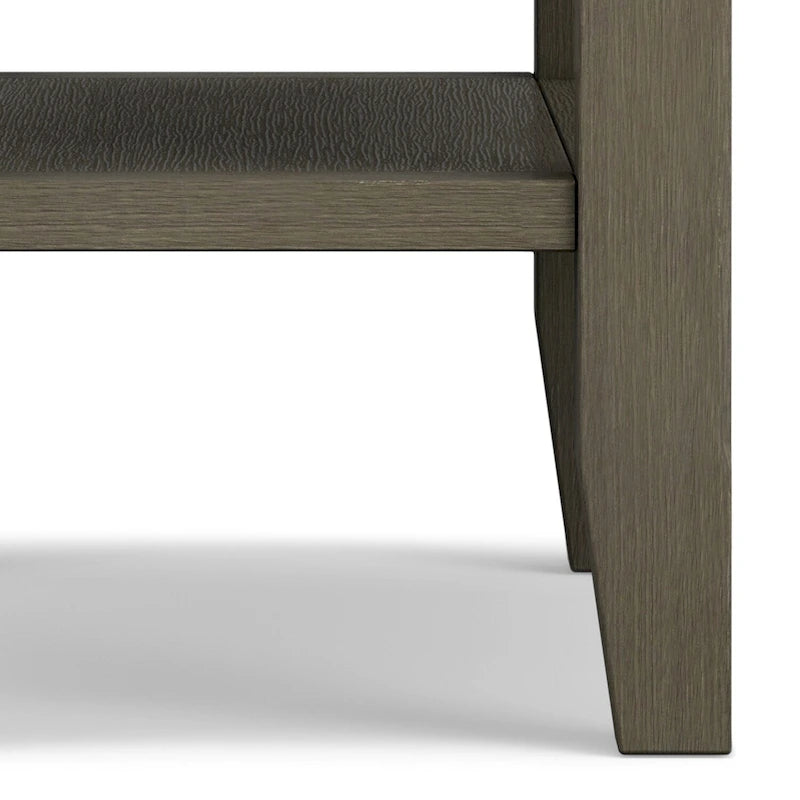 Table d'appoint étroite de style transitionnel en bois massif WYNDENHALL Normandy, 35,5 cm de large