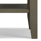 Table d'appoint étroite de style transitionnel en bois massif WYNDENHALL Normandy, 35,5 cm de large