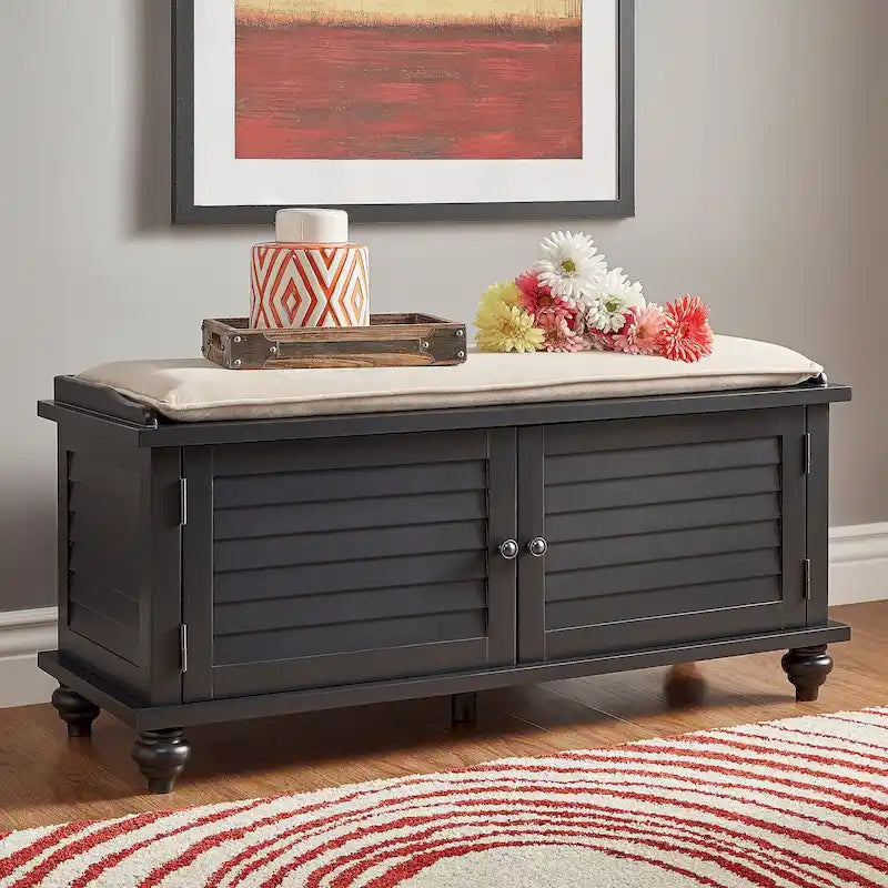 Banc de rangement à porte persienne avec coussin en velours Maybelle par iNSPIRE Q Classic