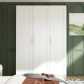 Armoire-penderie avec étagères, tringle à vêtements, portes et rangements.