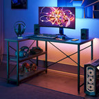 Petit bureau d'angle en forme de L avec étagères de rangement