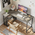 Petit bureau d'angle en forme de L avec étagères de rangement