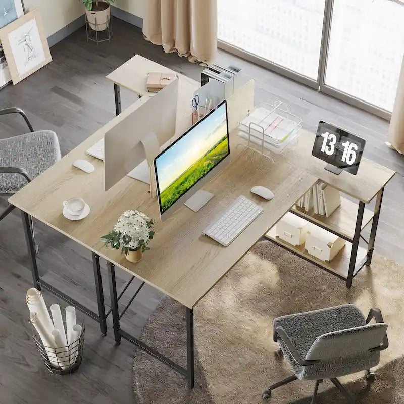 Petit bureau d'angle en forme de L avec étagères de rangement