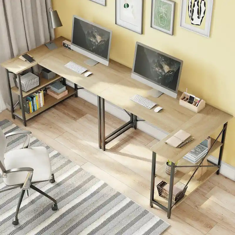Petit bureau d'angle en forme de L avec étagères de rangement