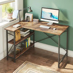Petit bureau d'angle en forme de L avec étagères de rangement