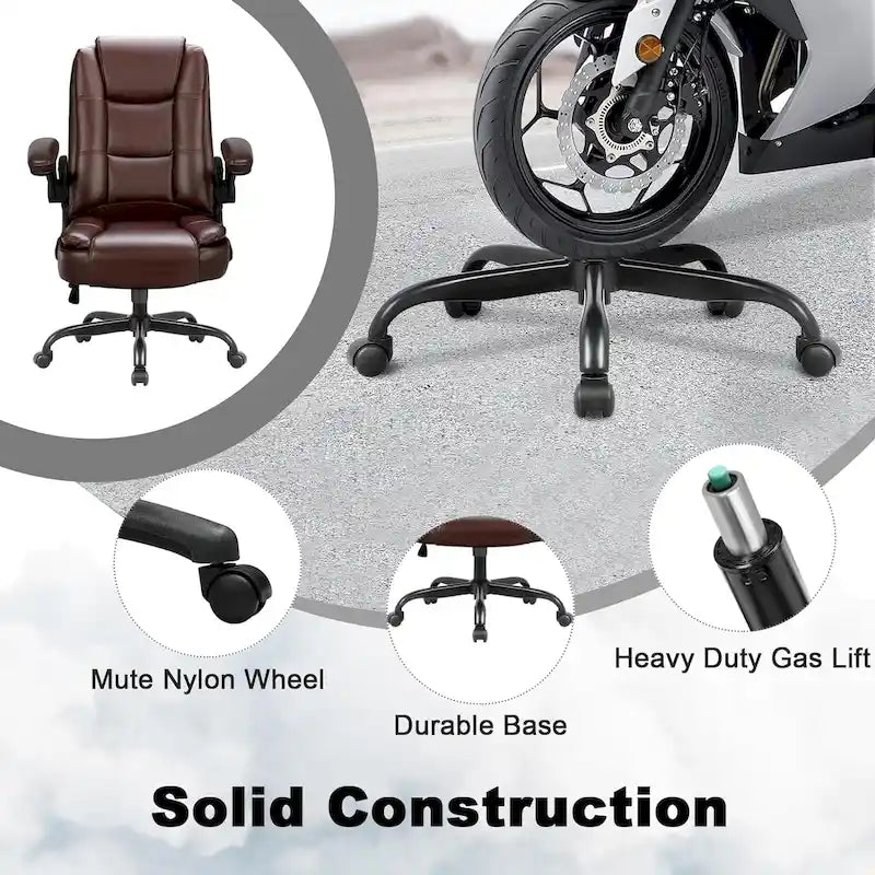 Fauteuil de bureau BOSSIN pour personnes de grande taille, ergonomique, à dossier haut, réglable en hauteur, en cuir, avec accoudoirs rembourrés et relevables.