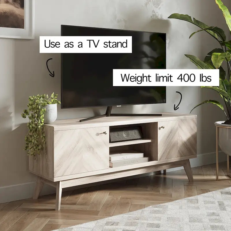 Meuble TV Living Skog de style scandinave moderne du milieu du siècle, à chevrons, pour téléviseurs jusqu'à 65 pouces, avec pieds en bois.