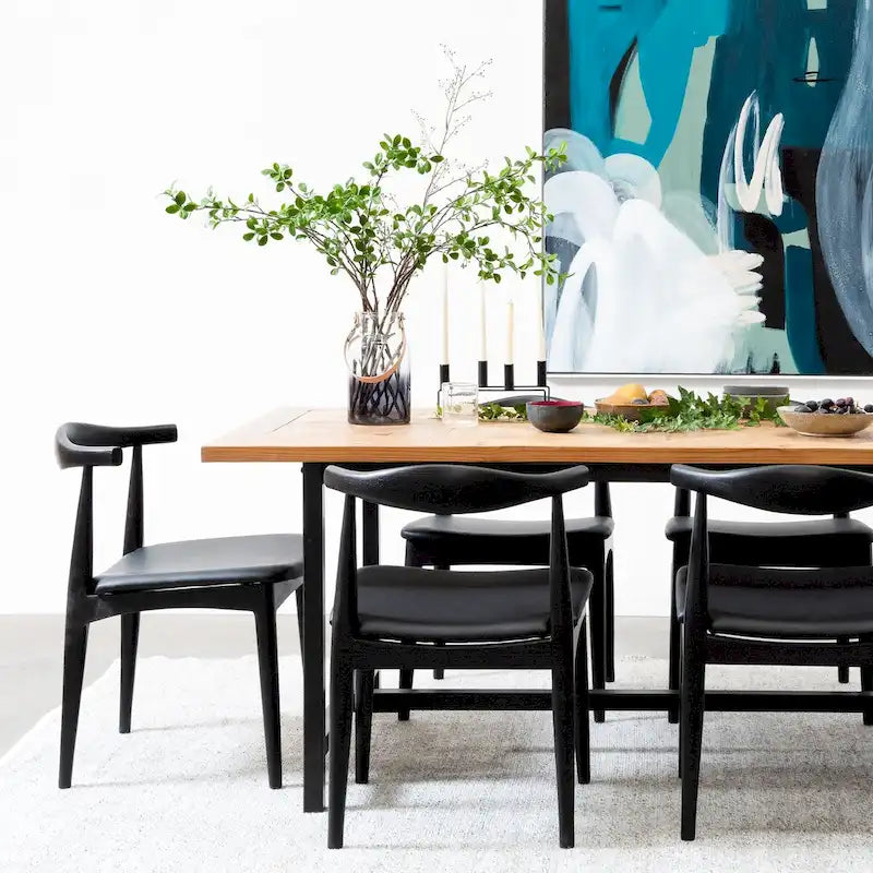 Chaises de salle à manger en bois massif naturel, assise rembourrée en similicuir ou en tissu beige et structure en chêne
