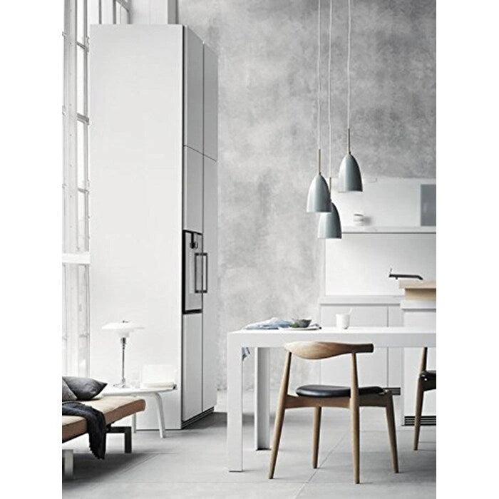 Chaises de salle à manger en bois massif naturel, assise rembourrée en similicuir ou en tissu beige et structure en chêne