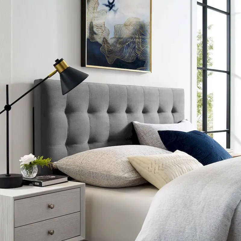 Carson Carrington Labbgard Queen-size Biscuit Tufted Velvet Headboard