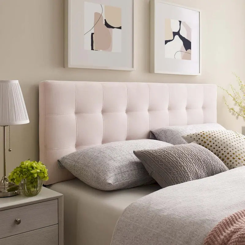 Tête de lit Carson Carrington Labbgard Queen-size en velours capitonné couleur biscuit