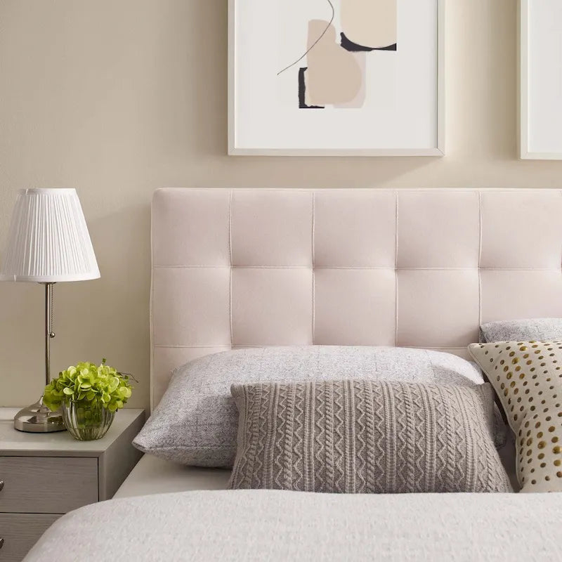 Tête de lit Carson Carrington Labbgard Queen-size en velours capitonné couleur biscuit