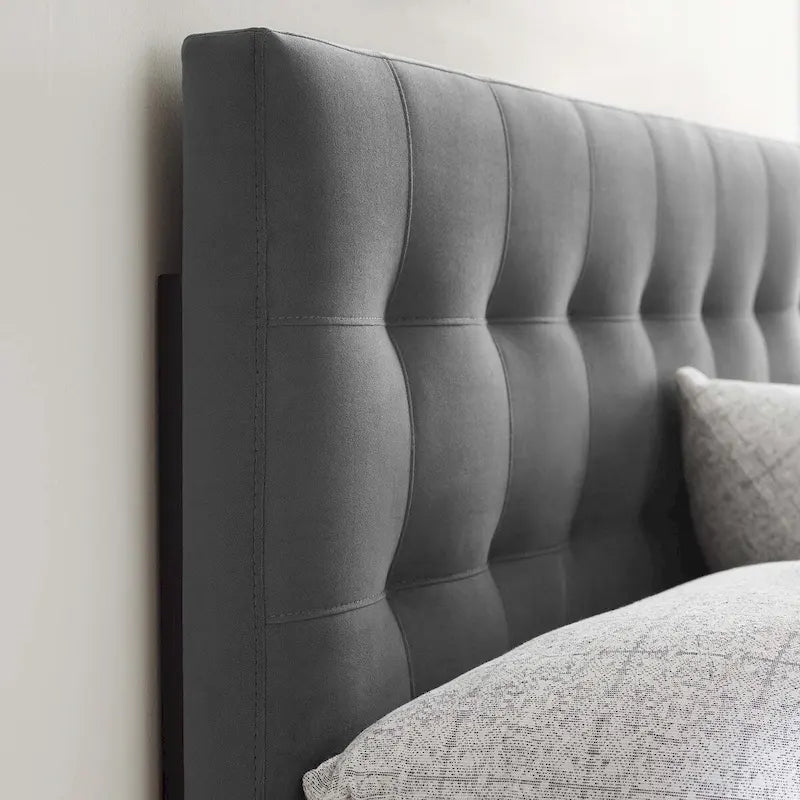 Tête de lit Carson Carrington Labbgard Queen-size en velours capitonné couleur biscuit
