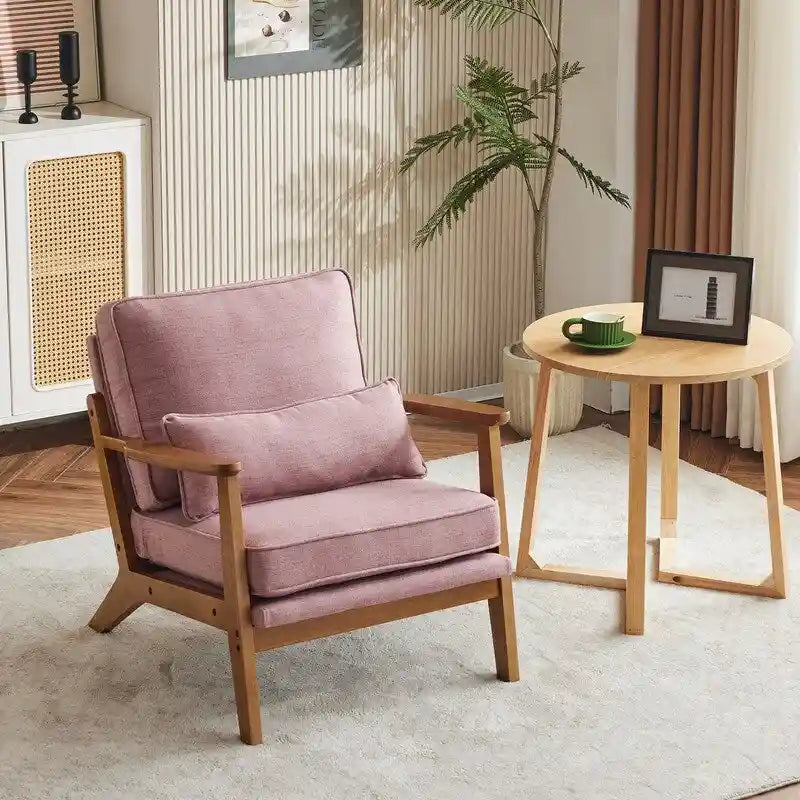 Fauteuil d'appoint beige en lin mélangé, pieds en bois et un coussin.