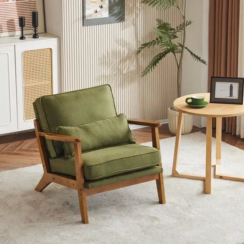Fauteuil d'appoint beige en lin mélangé, pieds en bois et un coussin.