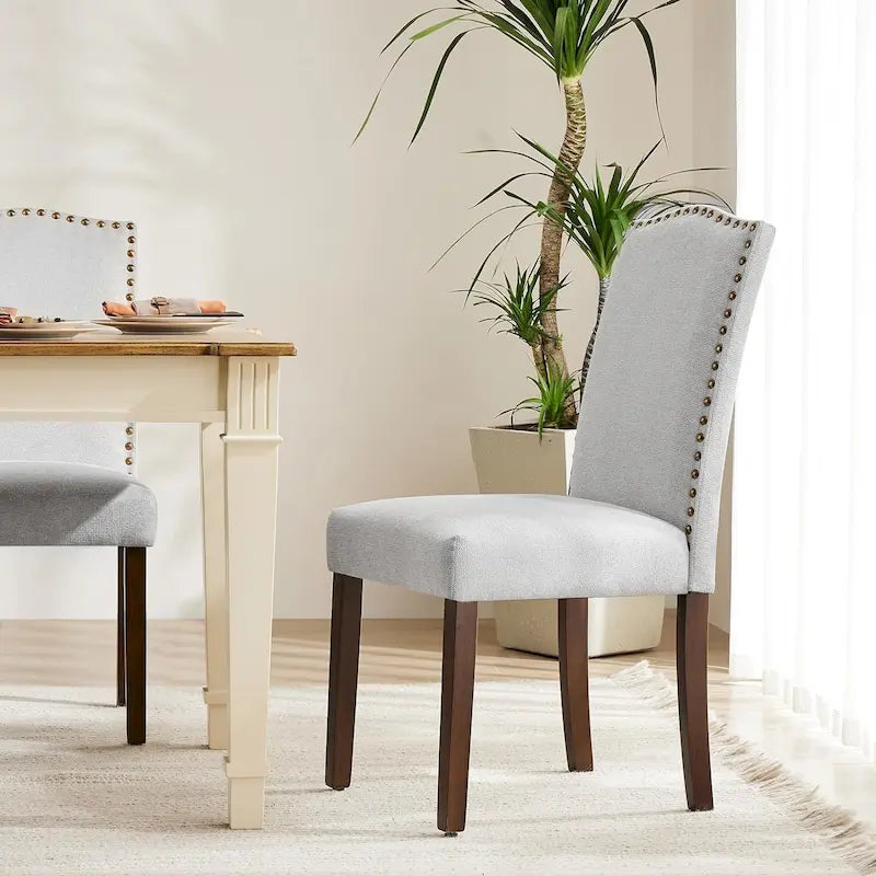 Ensemble de 2 chaises de salle à manger rembourrées, chaises de salle à manger modernes en tissu rembourré avec garniture cloutée et pieds en bois