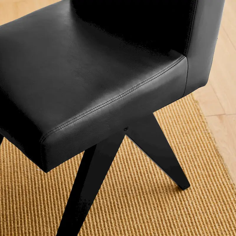 Ensemble de 4 chaises de salle à manger Glitzhome, revêtues de similicuir et dotées de pieds en bois en forme de V