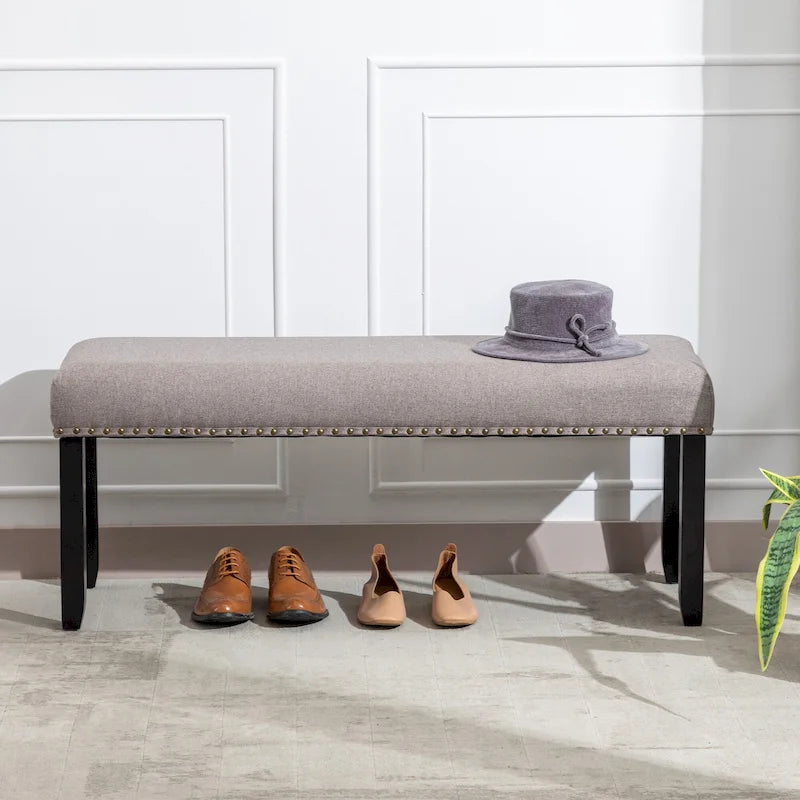 Banc moderne capitonné de 44 pouces de long avec garniture cloutée et pieds en bois