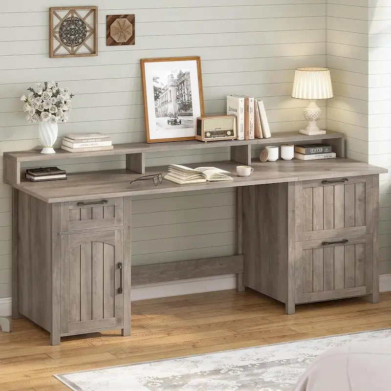 Bureau d'ordinateur de style campagnard avec armoire de rangement à tiroirs