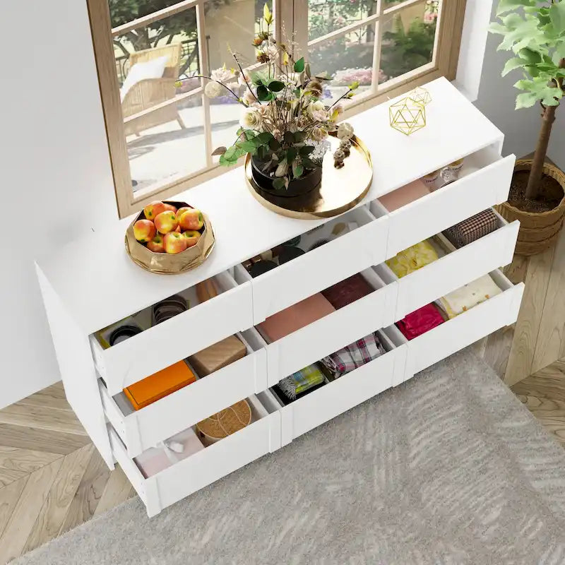 Commode blanche à 9 tiroirs avec design élégant et système anti-basculement