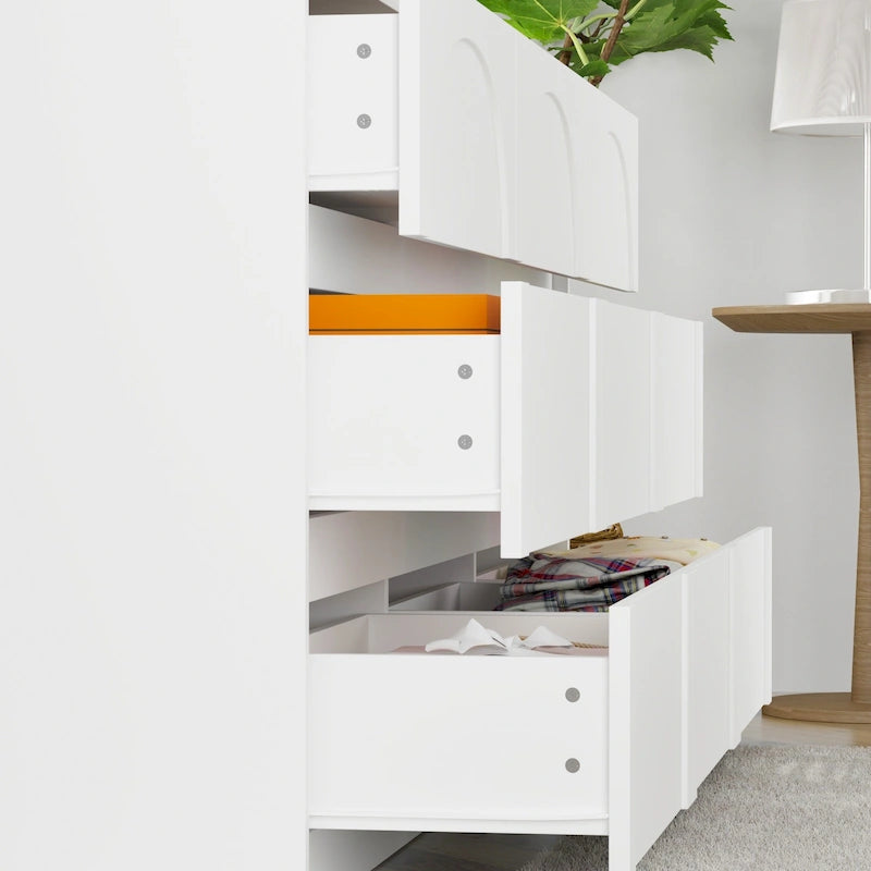 Commode blanche à 9 tiroirs avec design élégant et système anti-basculement